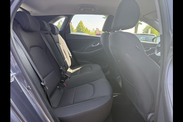 Hyundai i30 1.0 T-GDI Comfort 2e Eigenaar,Camera,Navi,Dealer Onderhouden,120pk,Clima,Cruise,Pdc,Lm Velgen,Nieuwe Apk bij Aflevering