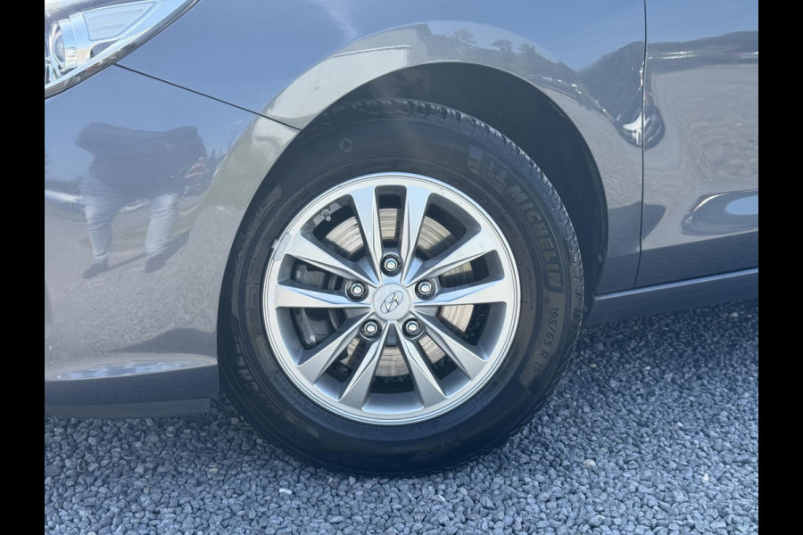 Hyundai i30 1.0 T-GDI Comfort 2e Eigenaar,Camera,Navi,Dealer Onderhouden,120pk,Clima,Cruise,Pdc,Lm Velgen,Nieuwe Apk bij Aflevering