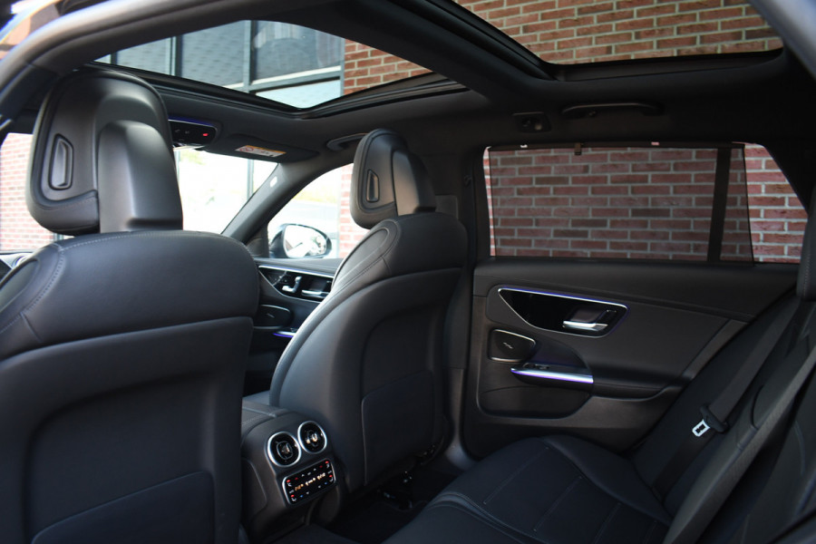 Mercedes-Benz C-Klasse Estate 300 e AMG Pano Distr Trekh HUD 360 Night Massage