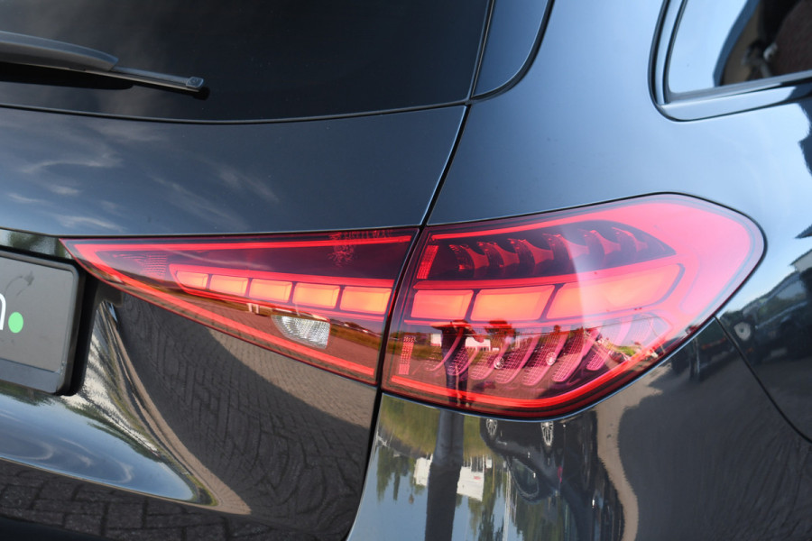 Mercedes-Benz C-Klasse Estate 300 e AMG Pano Distr Trekh HUD 360 Night Massage