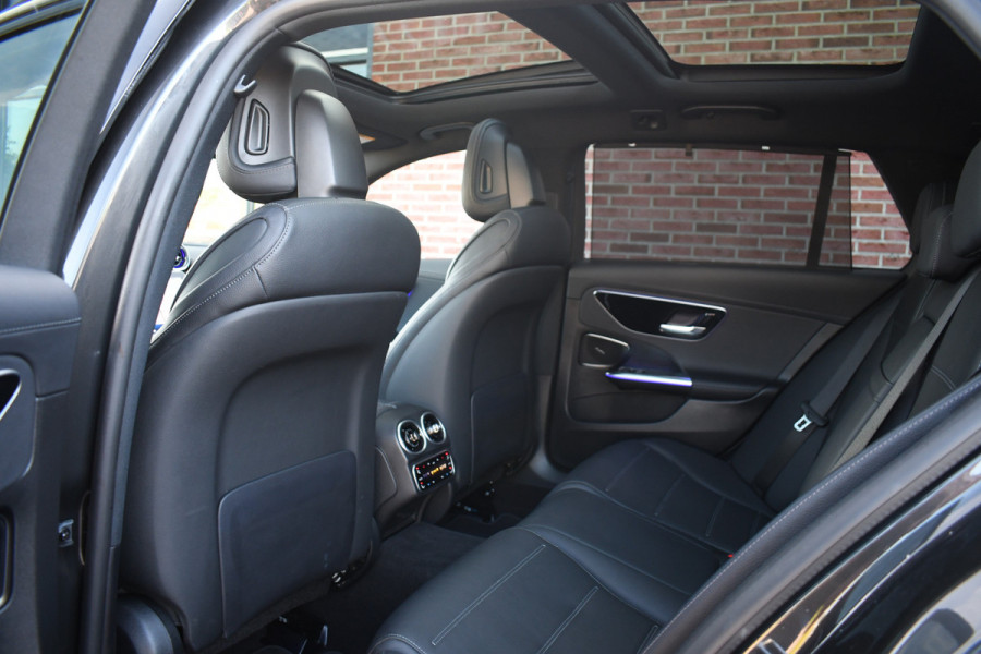 Mercedes-Benz C-Klasse Estate 300 e AMG Pano Distr Trekh HUD 360 Night Massage