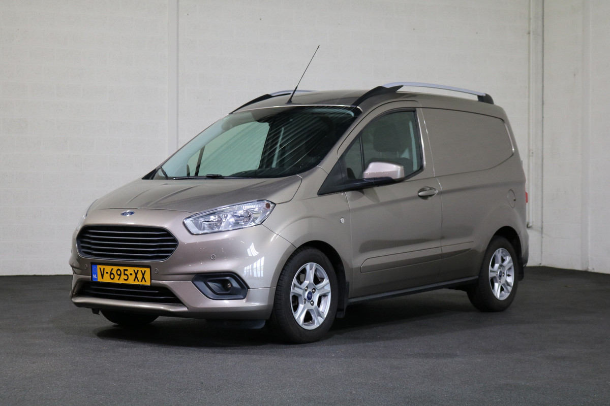 Ford Transit Courier 1.5 TDCI 100pk Euro 6 Limited Airco Navigatie BPM Vrij Ford Transit Courier 1.5 TDCI 100pk Euro 6 Limited Airco Navigatie BPM Vrij