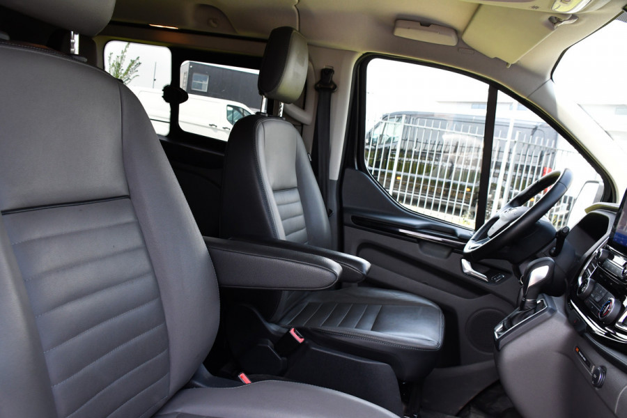 Ford Transit Custom 300 2.0 TDCI L2H1 DC Black Edition Camera, Adaptieve Cruise, 170Pk, Carplay, Xenon, Automaat, Leder, Multimedia, Sensoren, 2 x Schuifdeur, UNIEK!