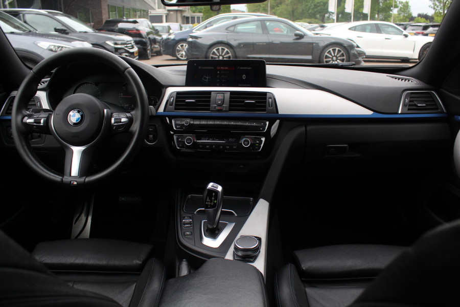 BMW 4 Serie Gran Coupé 420i Corporate Lease High Executive / Leder / Head-up / 18'' / Navigatie / Stoelverwarming / Getint glas / Cruise control