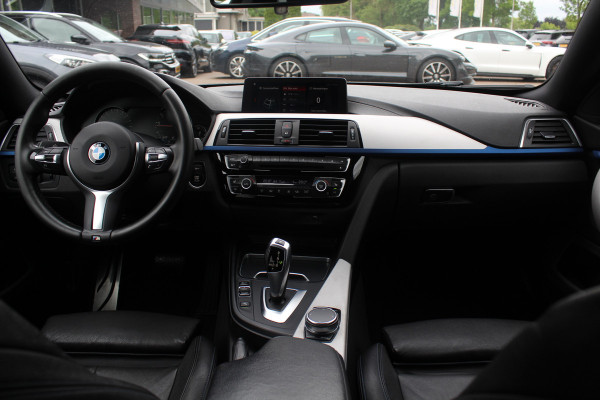 BMW 4 Serie Gran Coupé 420i Corporate Lease High Executive / Leder / Head-up / 18'' / Navigatie / Stoelverwarming / Getint glas / Cruise control