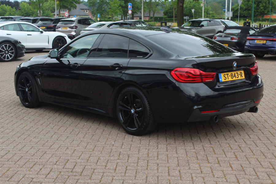 BMW 4 Serie Gran Coupé 420i Corporate Lease High Executive / Leder / Head-up / 18'' / Navigatie / Stoelverwarming / Getint glas / Cruise control