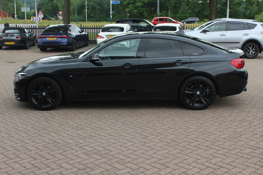 BMW 4 Serie Gran Coupé 420i Corporate Lease High Executive / Leder / Head-up / 18'' / Navigatie / Stoelverwarming / Getint glas / Cruise control