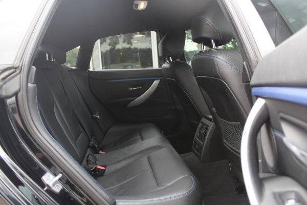 BMW 4 Serie Gran Coupé 420i Corporate Lease High Executive / Leder / Head-up / 18'' / Navigatie / Stoelverwarming / Getint glas / Cruise control