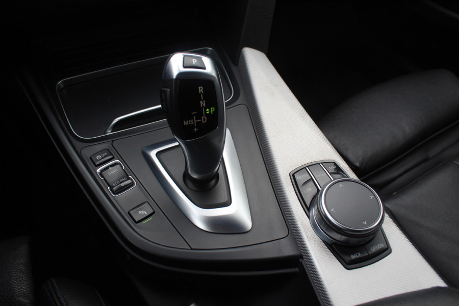 BMW 4 Serie Gran Coupé 420i Corporate Lease High Executive / Leder / Head-up / 18'' / Navigatie / Stoelverwarming / Getint glas / Cruise control