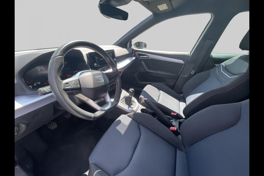 Seat Arona 1.0 EcoTSI FR Business Connect  | zwart dak |