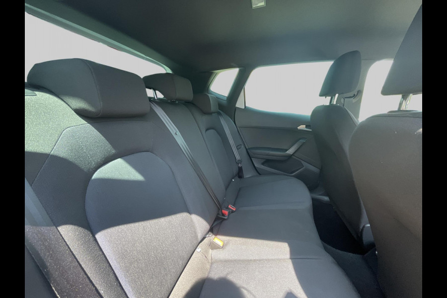 Seat Arona 1.0 EcoTSI FR Business Connect  | zwart dak |