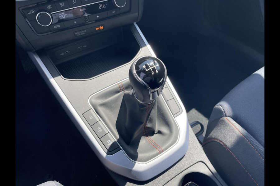 Seat Arona 1.0 EcoTSI FR Business Connect  | zwart dak |