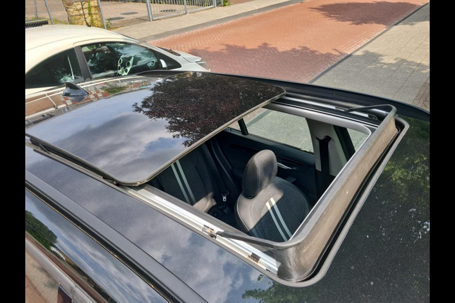BMW X1 sDrive18i Executive Edition NL AUTO | PANO | TREKHAAK | CAMERA |