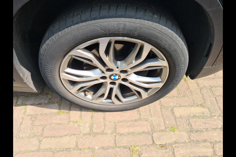 BMW X1 sDrive18i Executive Edition NL AUTO | PANO | TREKHAAK | CAMERA |