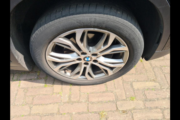 BMW X1 sDrive18i Executive Edition NL AUTO | PANO | TREKHAAK | CAMERA |