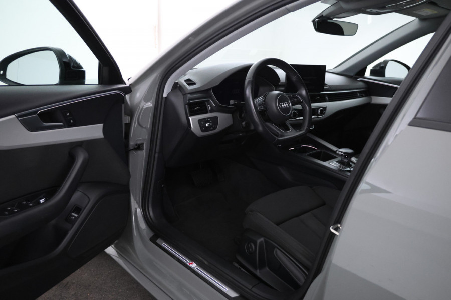 Audi A4 Limousine 35 TFSI Launch edition Sport Automaat, Navigatie, Sportstoelen, 19 inch!