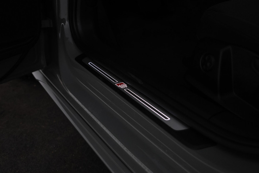 Audi A4 Limousine 35 TFSI Launch edition Sport Automaat, Navigatie, Sportstoelen, 19 inch!