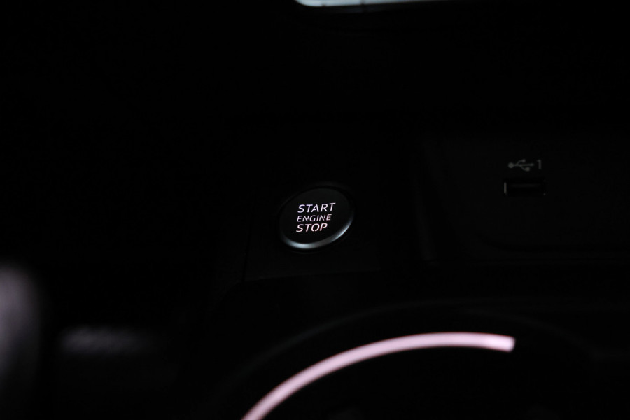 Audi A4 Limousine 35 TFSI Launch edition Sport Automaat, Navigatie, Sportstoelen, 19 inch!