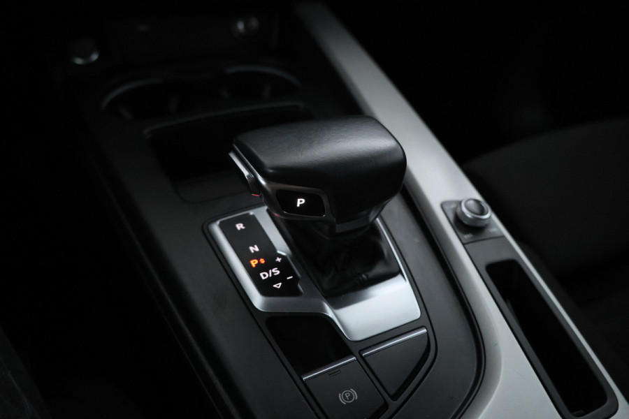 Audi A4 Limousine 35 TFSI Launch edition Sport Automaat, Navigatie, Sportstoelen, 19 inch!