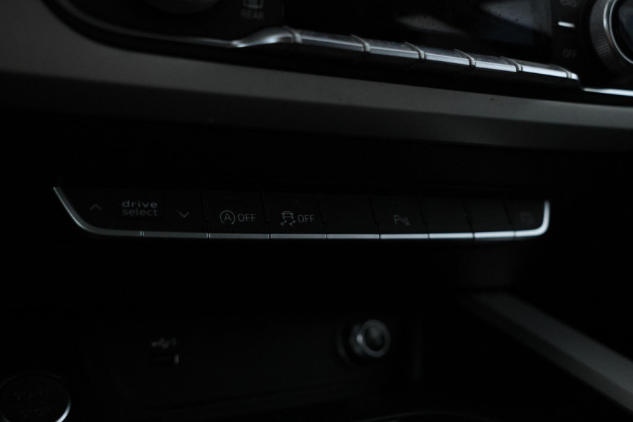 Audi A4 Limousine 35 TFSI Launch edition Sport Automaat, Navigatie, Sportstoelen, 19 inch!