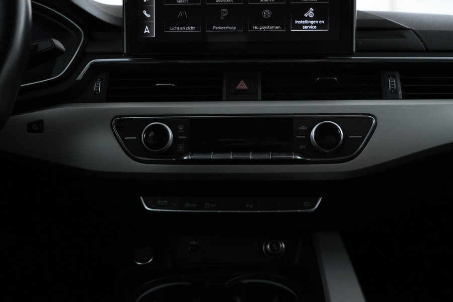 Audi A4 Limousine 35 TFSI Launch edition Sport Automaat, Navigatie, Sportstoelen, 19 inch!