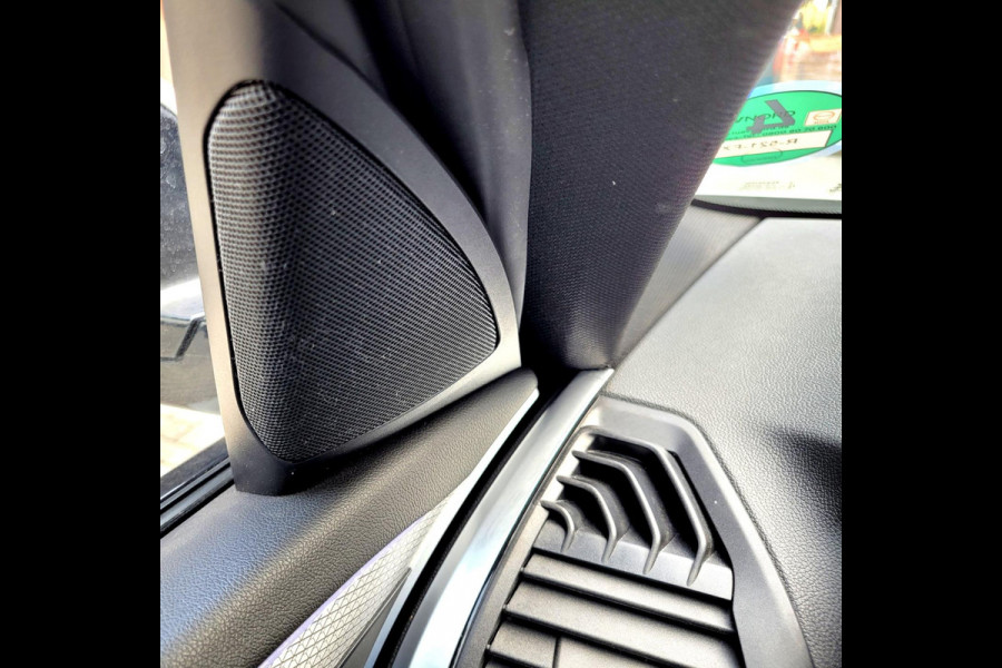 BMW X3 XDrive20i M-sport, HiFi, Wifi - High Executive
