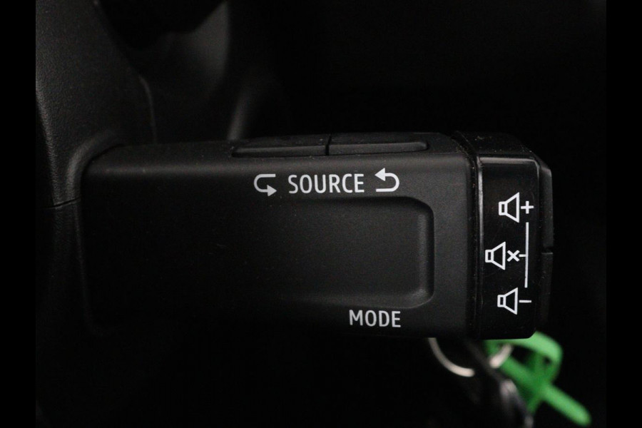 Renault Captur 1.0 TCe 90 Zen | Camera | Cruise control | PDC | Full LED | Navigatie | Carplay | DAB | LMV 17 inch |