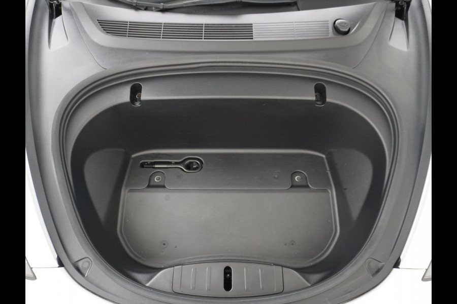 Tesla Model 3 RWD SR+ 60kWh 325PK Lmv 19" AutoPilot Leder PanoDak Adaptive-Cruise Lmv Camera's Elektr.-Stuur+Stoelen+Spiegels+Geheugen+Easy-En Navi LED Comfortstoelen ACC DAB Keyless en Voorverwarmen interieur via App One-Pedal-Drive Origineel Nederlandse auto 1e Eigenaar Garantie Accu/Motor tot 16-12-2027 max 160.000km 1.584kg licht!