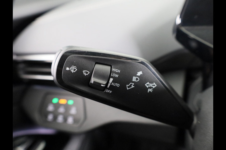 Volkswagen ID.5 Pro Business 77 kWh 285PK | Navigatie | 21 Inch | Elektrische a klep | Camera |