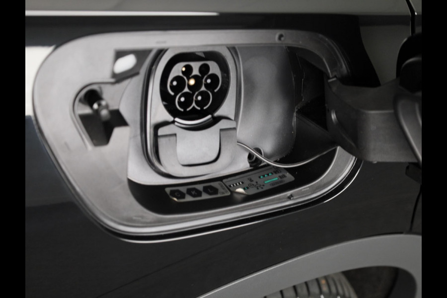 Volkswagen ID.5 Pro Business 77 kWh 285PK | Navigatie | 21 Inch | Elektrische a klep | Camera |