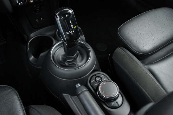 MINI Cabrio 2.0 Cooper S Chili Automaat 192 PK Facelift | Carplay | Cruise | Stoelverwarming | Leder | Climate | LED | PDC |
