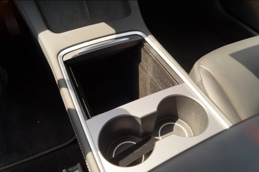 Tesla Model 3 Long Range AWD 75kWh 351pk -PANO-LEER- VERKOCHT