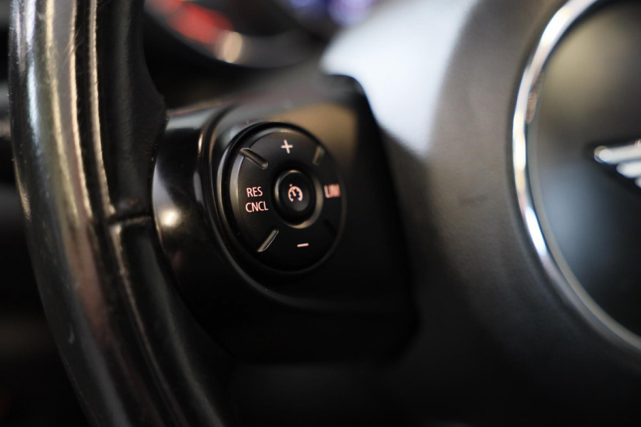 MINI Mini 1.5 Cooper Chili / AUT / 5 Deurs / Open Panoramadak / Navi / Ecc / Elek Pakket / Led / Pdc / 17 Inch