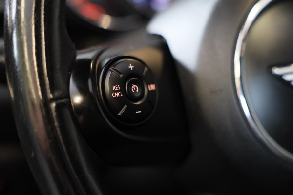 MINI Mini 1.5 Cooper Chili / AUT / 5 Deurs / Open Panoramadak / Navi / Ecc / Elek Pakket / Led / Pdc / 17 Inch