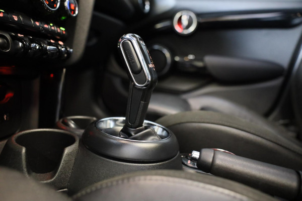 MINI Mini 1.5 Cooper Chili / AUT / 5 Deurs / Open Panoramadak / Navi / Ecc / Elek Pakket / Led / Pdc / 17 Inch