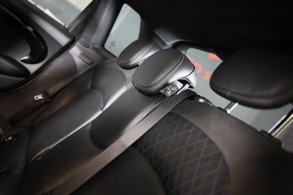 MINI Mini 1.5 Cooper Chili / AUT / 5 Deurs / Open Panoramadak / Navi / Ecc / Elek Pakket / Led / Pdc / 17 Inch