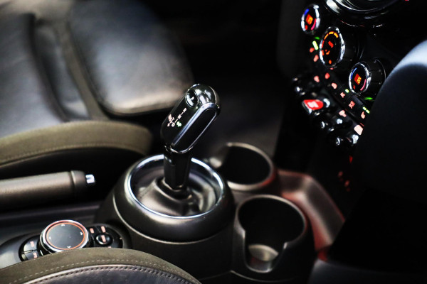 MINI Mini 1.5 Cooper Chili / AUT / 5 Deurs / Open Panoramadak / Navi / Ecc / Elek Pakket / Led / Pdc / 17 Inch