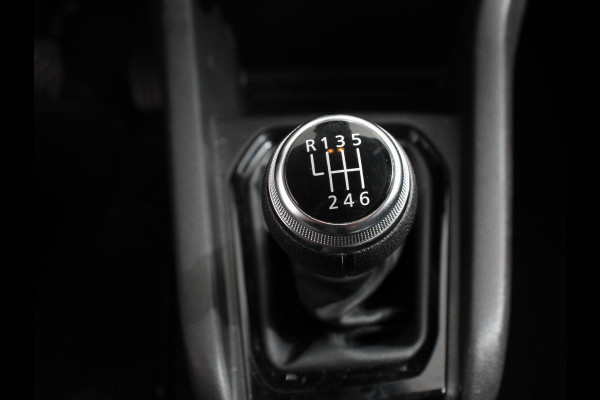 Renault Clio 1.0 TCe 90 Equilibre Cruise Control Navigatie Apple Carplay / Android Auto Parkeersensoren Full LED