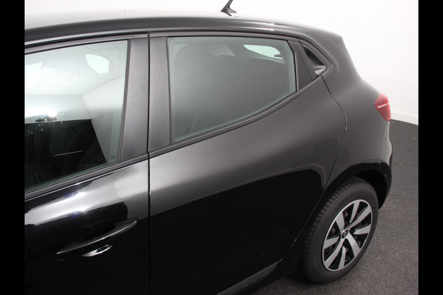 Renault Clio 1.0 TCe 90 Equilibre Cruise Control Navigatie Apple Carplay / Android Auto Parkeersensoren Full LED