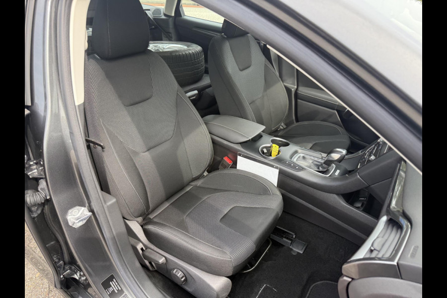 Ford Mondeo Wagon 2.0 IVCT HEV Titanium 187pk Cruise Control | Navigatie | Apple Carplay / Android Auto | Climate control | Extra Winterbanden set!