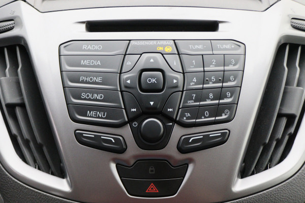 Ford Transit Custom 270 2.0 TDCI L1H1 Trend 3-Zits, Airco, Verwarmde Voorruit, Cruise, Bluetooth, Imperiaal, Trekhaak