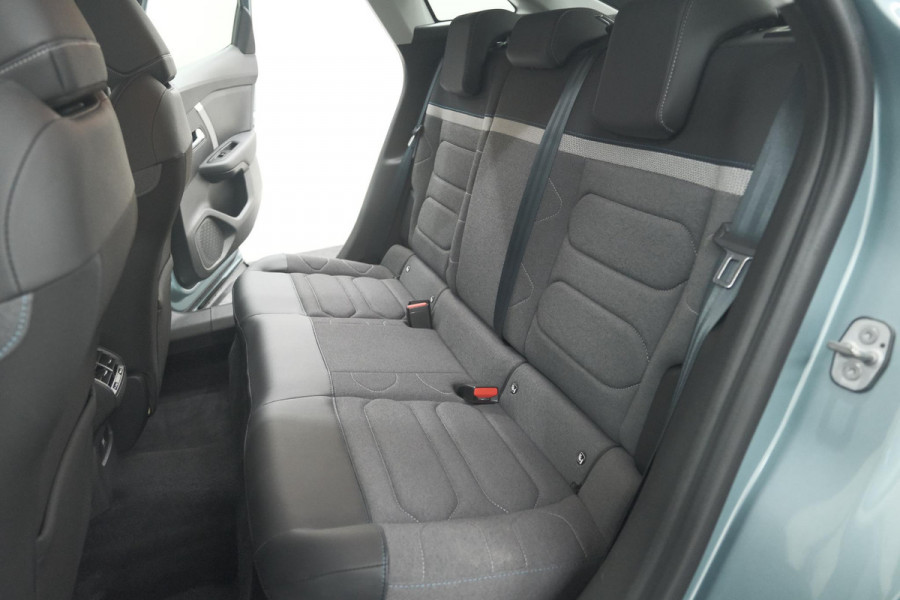 Citroën C4 Puretech 130 EAT8 Shine | Camera | Apple Carplay | Parkeersensoren | 18 Inch Lichtmetalen Velgen