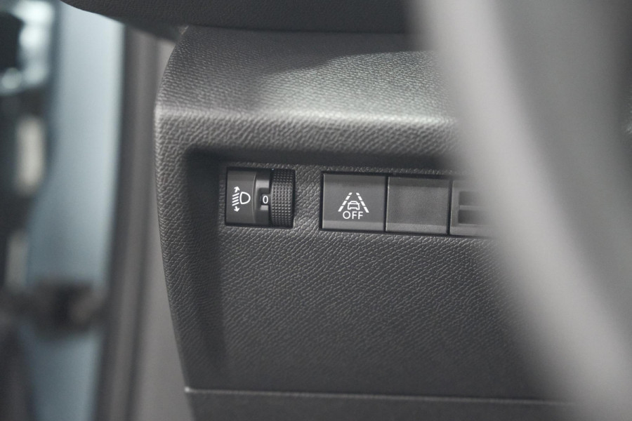 Citroën C4 Puretech 130 EAT8 Shine | Camera | Apple Carplay | Parkeersensoren | 18 Inch Lichtmetalen Velgen