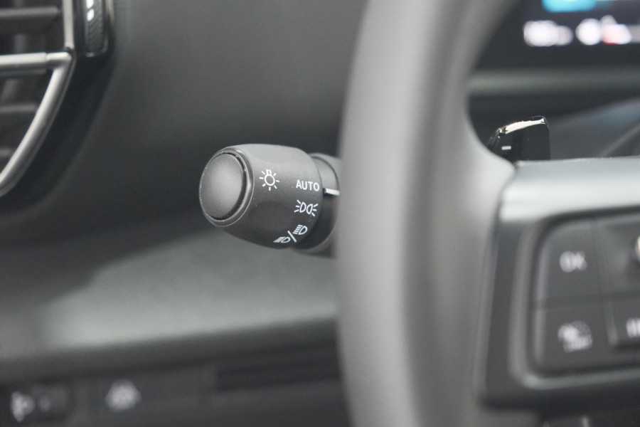 Citroën C4 Puretech 130 EAT8 Shine | Camera | Apple Carplay | Parkeersensoren | 18 Inch Lichtmetalen Velgen