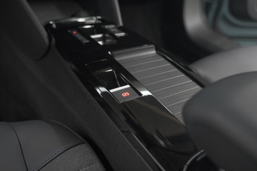 Citroën C4 Puretech 130 EAT8 Shine | Camera | Apple Carplay | Parkeersensoren | 18 Inch Lichtmetalen Velgen
