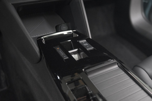 Citroën C4 Puretech 130 EAT8 Shine | Camera | Apple Carplay | Parkeersensoren | 18 Inch Lichtmetalen Velgen