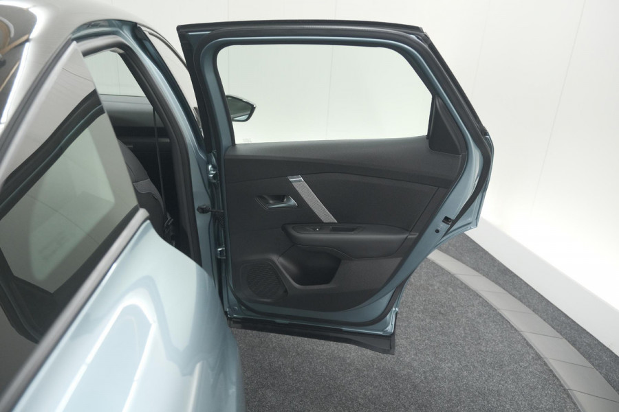 Citroën C4 Puretech 130 EAT8 Shine | Camera | Apple Carplay | Parkeersensoren | 18 Inch Lichtmetalen Velgen