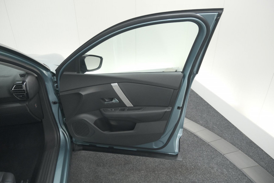 Citroën C4 Puretech 130 EAT8 Shine | Camera | Apple Carplay | Parkeersensoren | 18 Inch Lichtmetalen Velgen