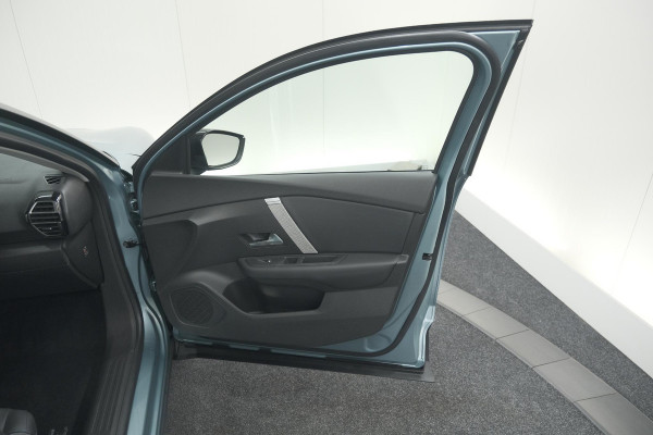 Citroën C4 Puretech 130 EAT8 Shine | Camera | Apple Carplay | Parkeersensoren | 18 Inch Lichtmetalen Velgen