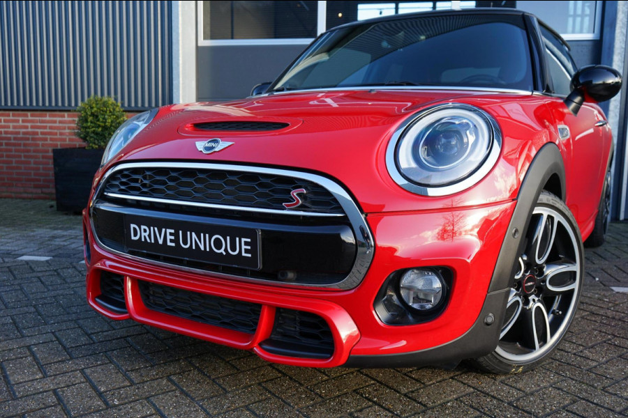 MINI Cooper S 2.0 | Chili Serious Business | JCW Optiek | Harman/Kardon | Kuipstoelen | Camera | Keyless Entry